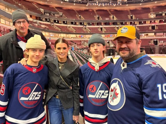 Jonathan Toews and fam in Chicago.